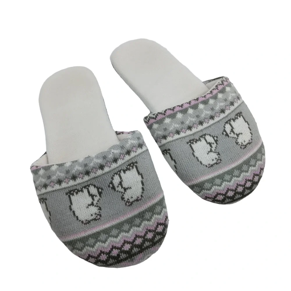 🍒 Justice Slippers Size M 6-7 Gray and White Polar Bear Graphics